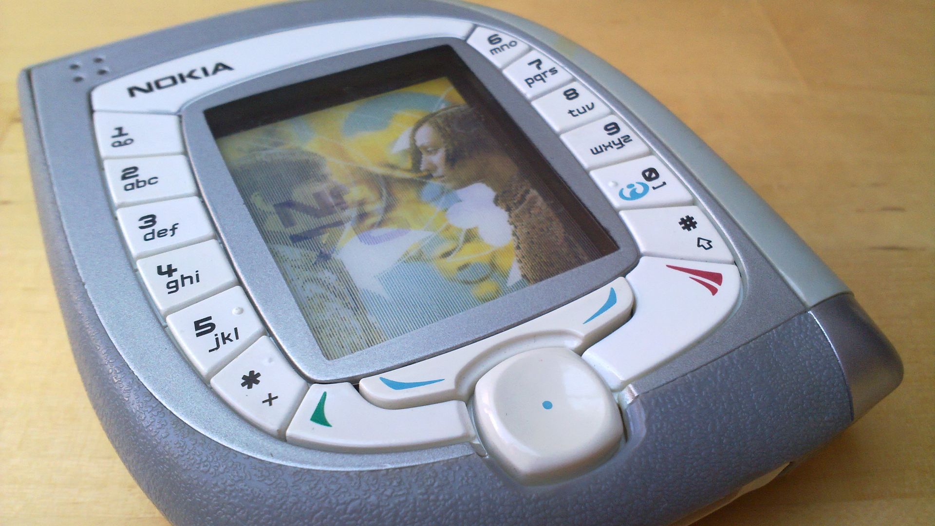 16. Nokia 7600