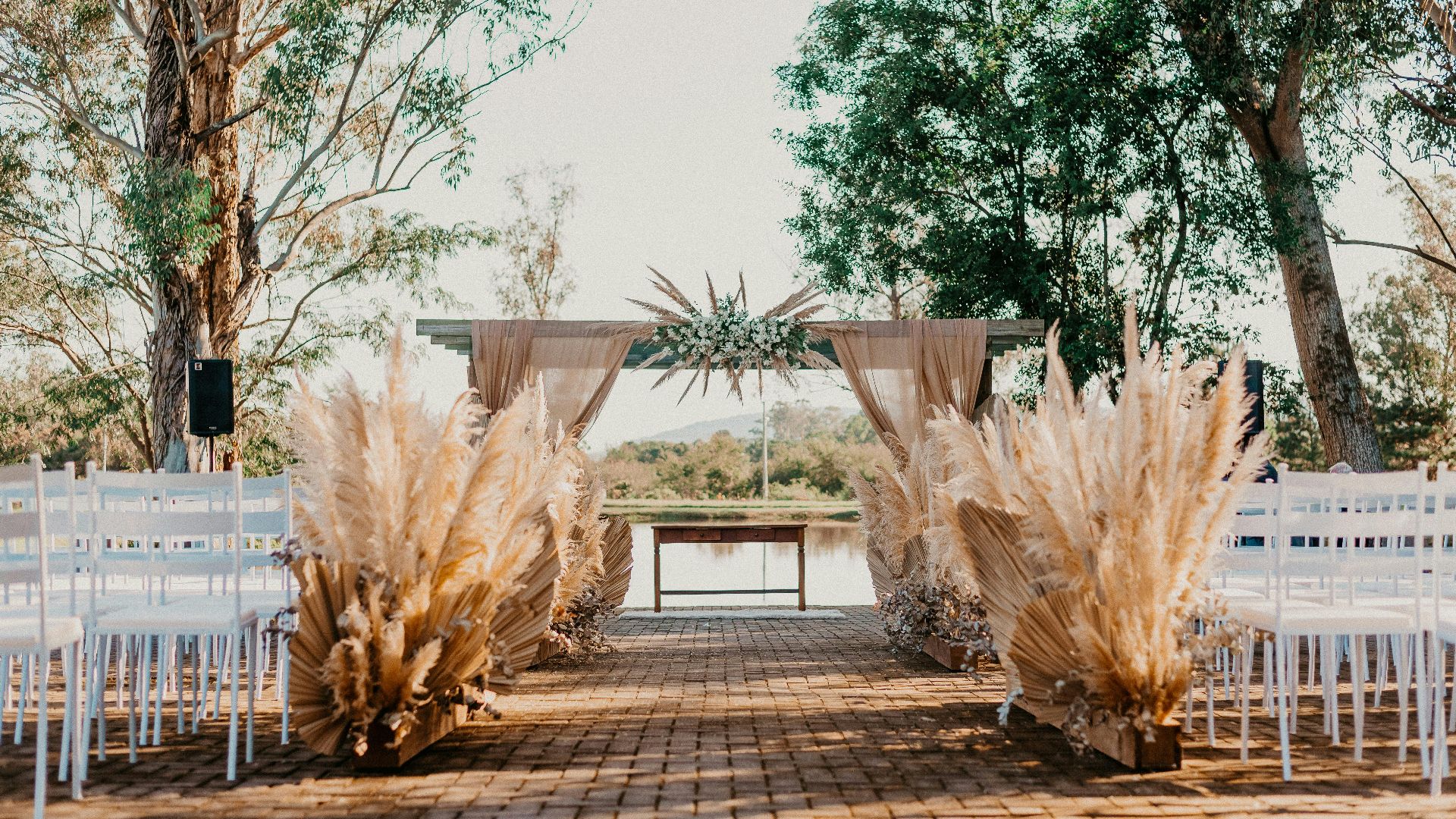 4. Décoration de l'allée du blé et de la pampa