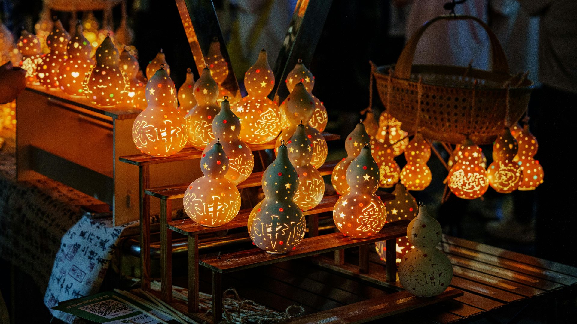 12. Lanternes remplies de trouvailles automnales