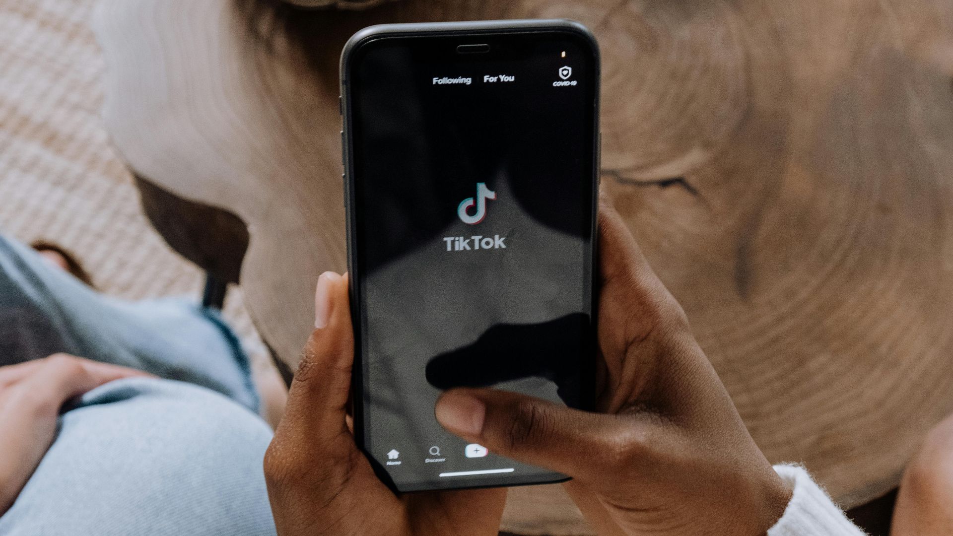 10. Vous passez beaucoup trop de temps sur les médias sociaux