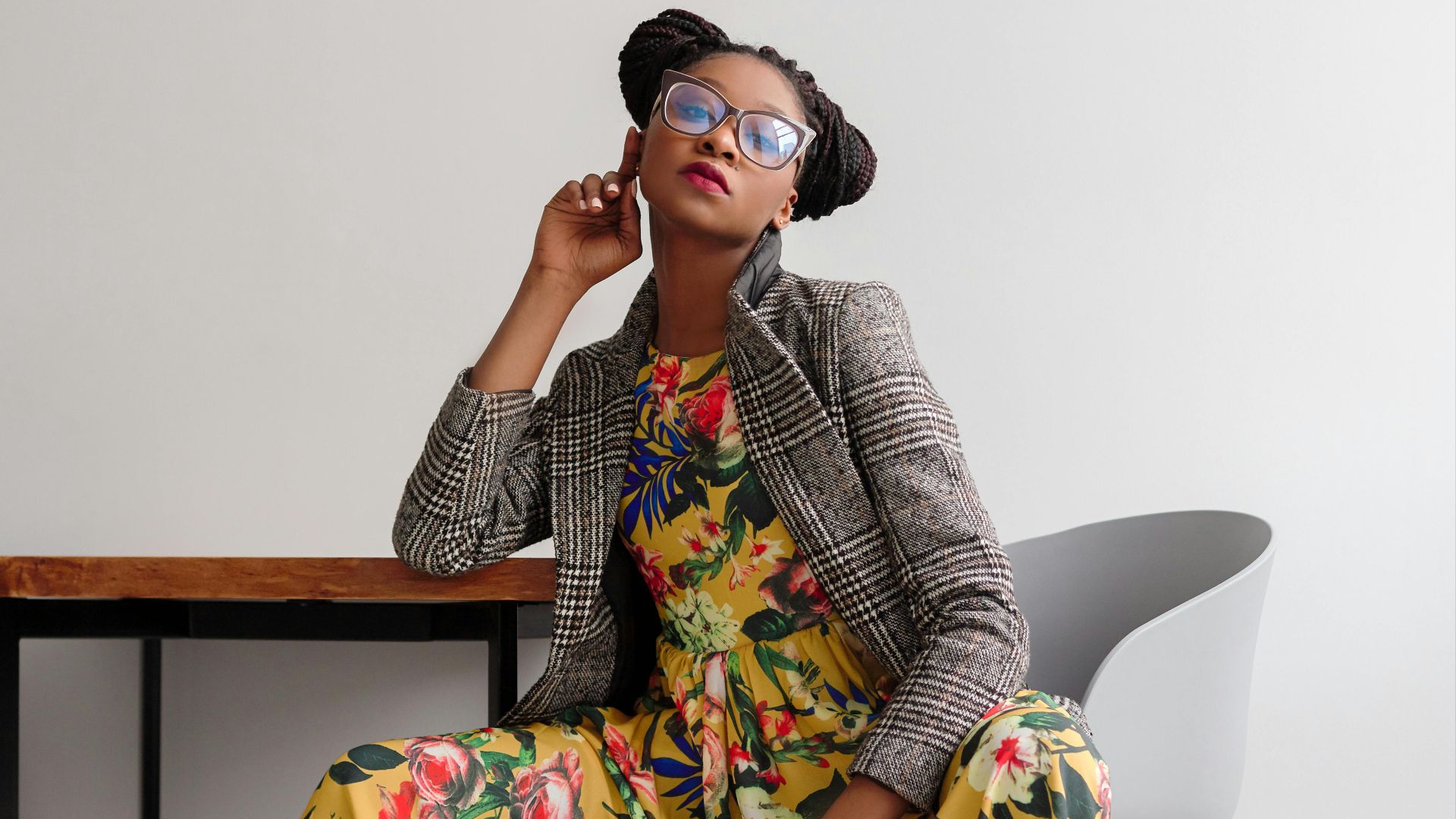 9. Vous porterez fièrement des tenues "démodées"