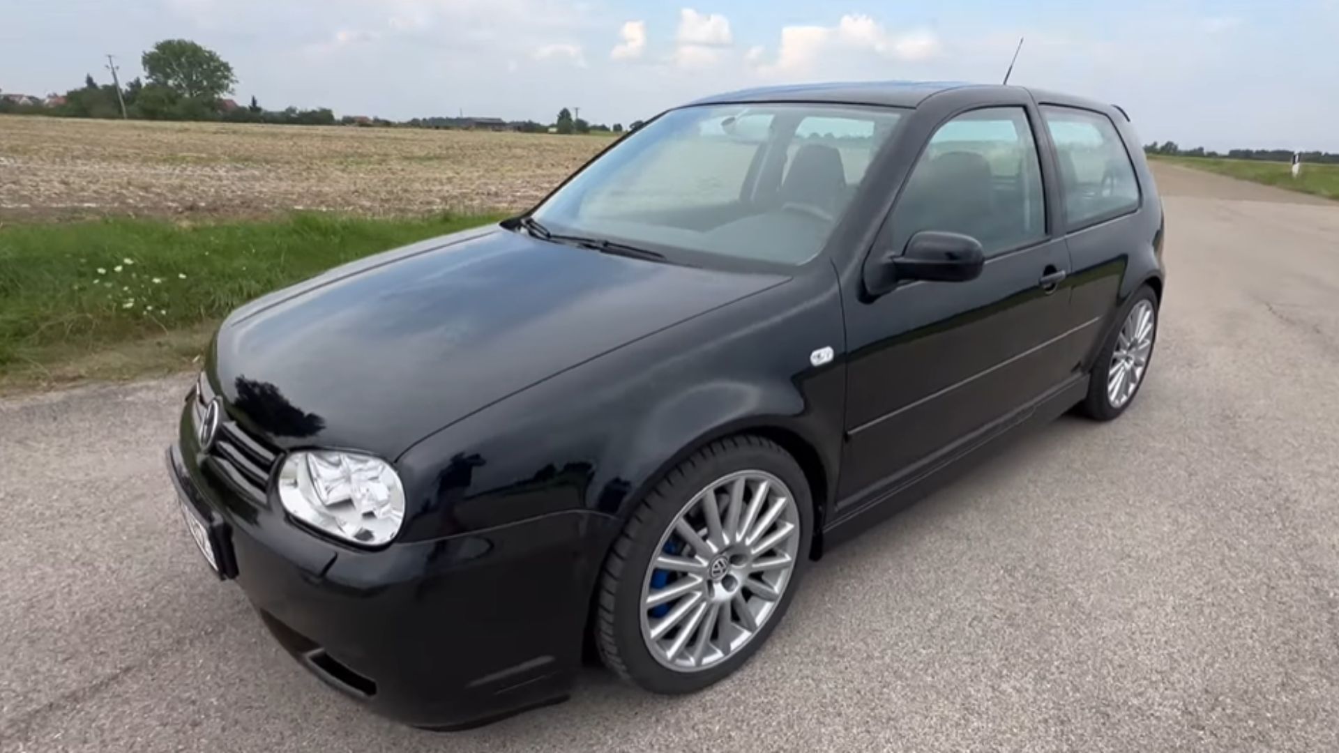 17. Volkswagen Golf R32 Mk4 (2002)