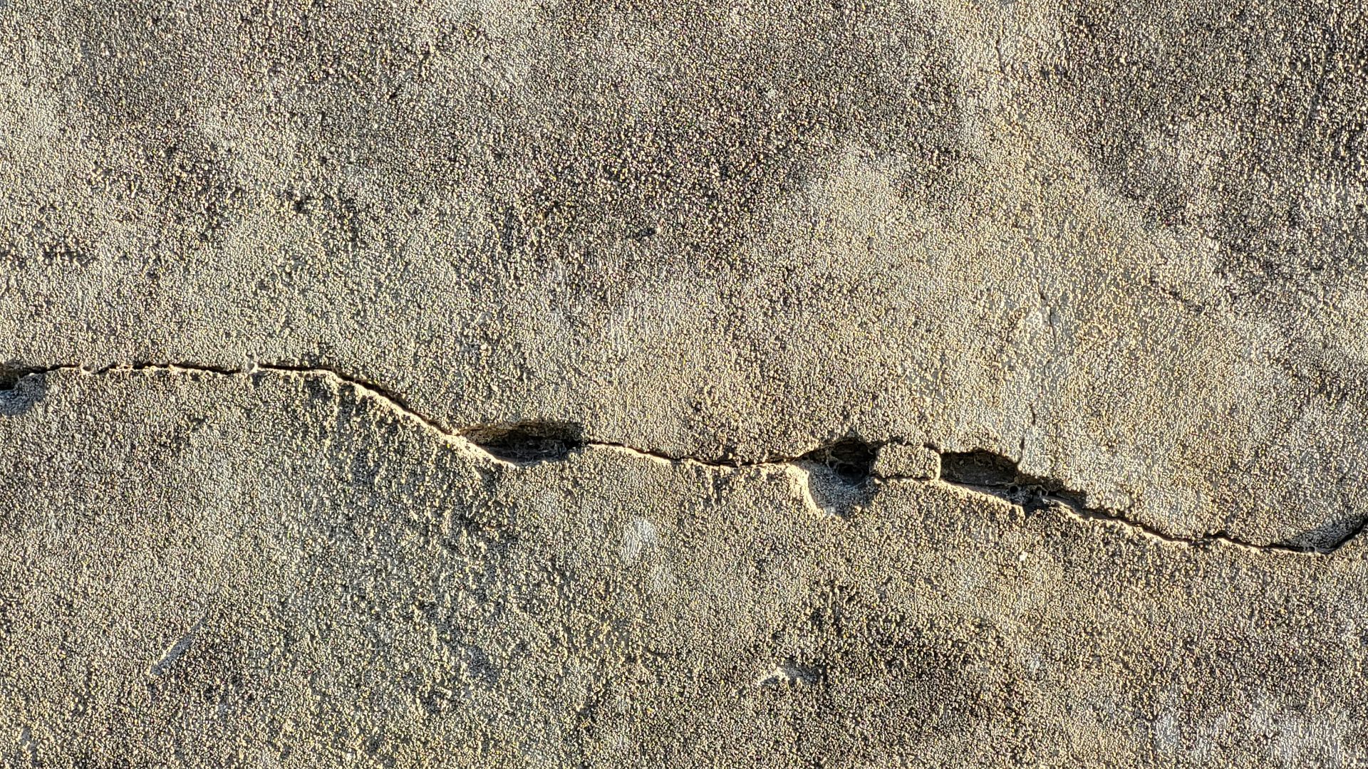 10. Inégale ou fissurée Trottoir Dalle