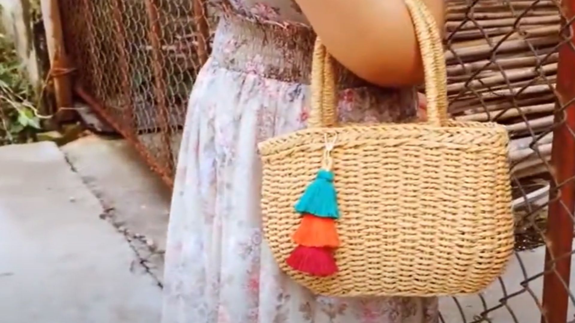 13. Pom-Poms de sac à main