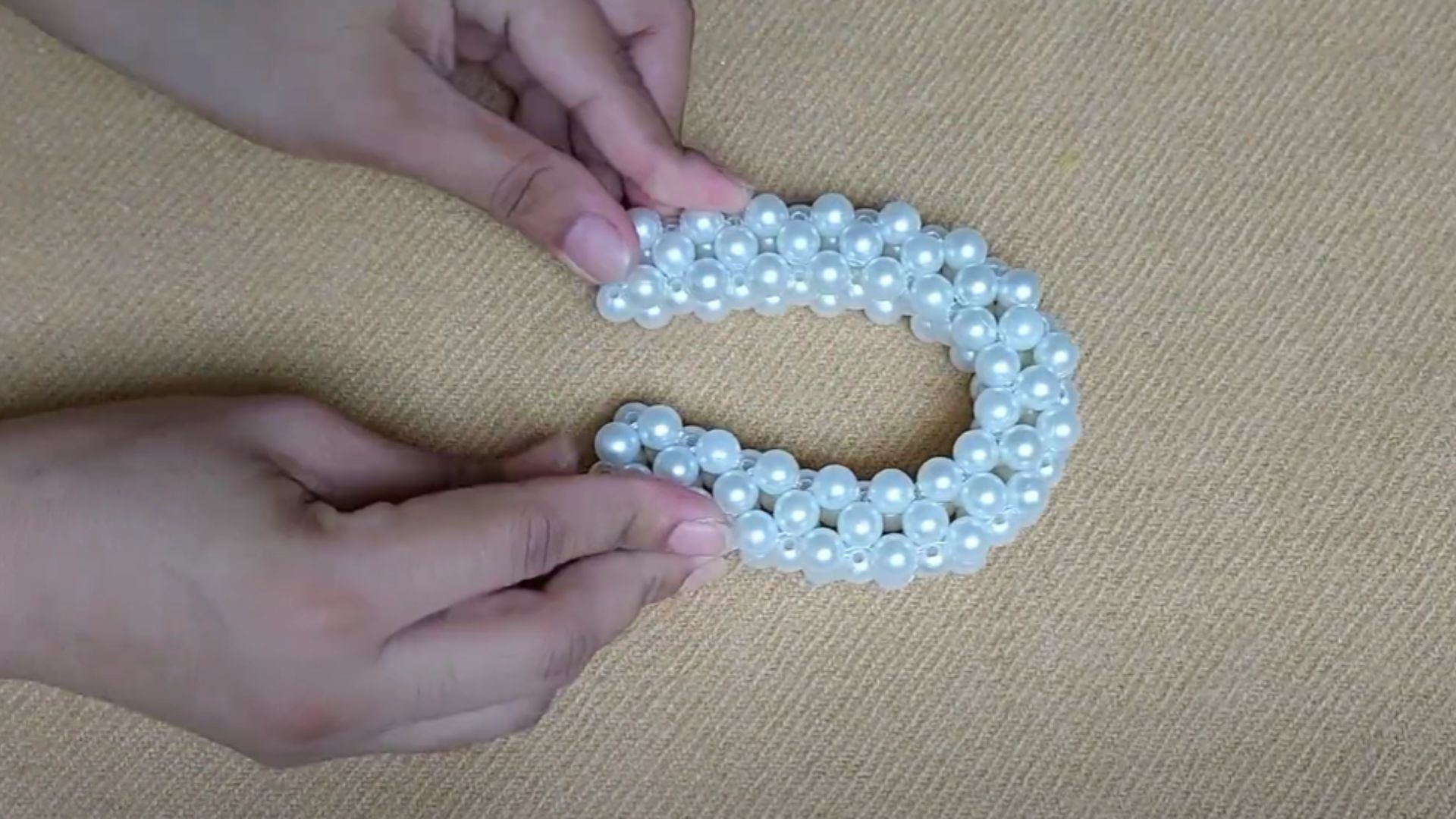 16. Poignées en perles