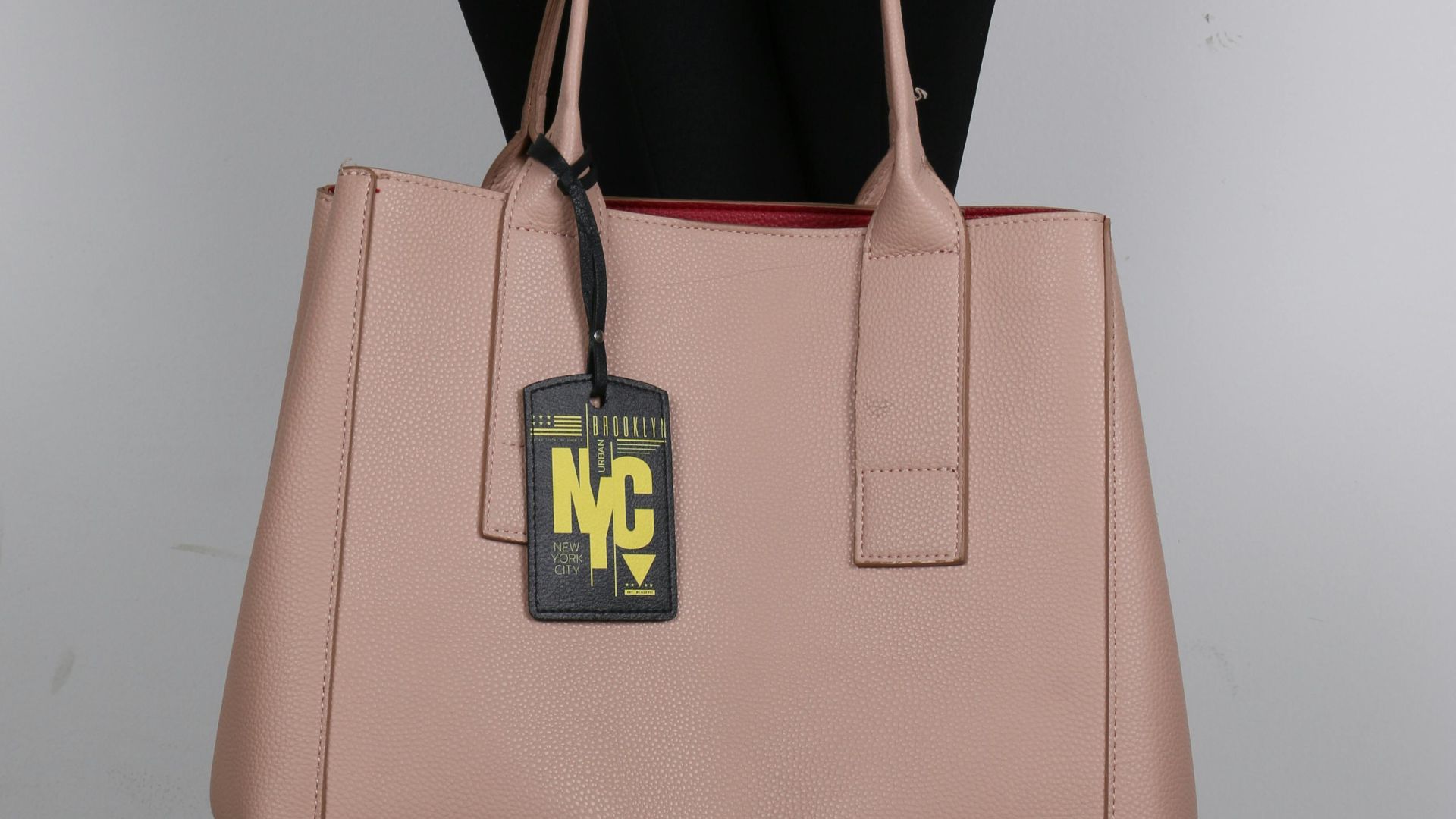 15. Charms de voyage