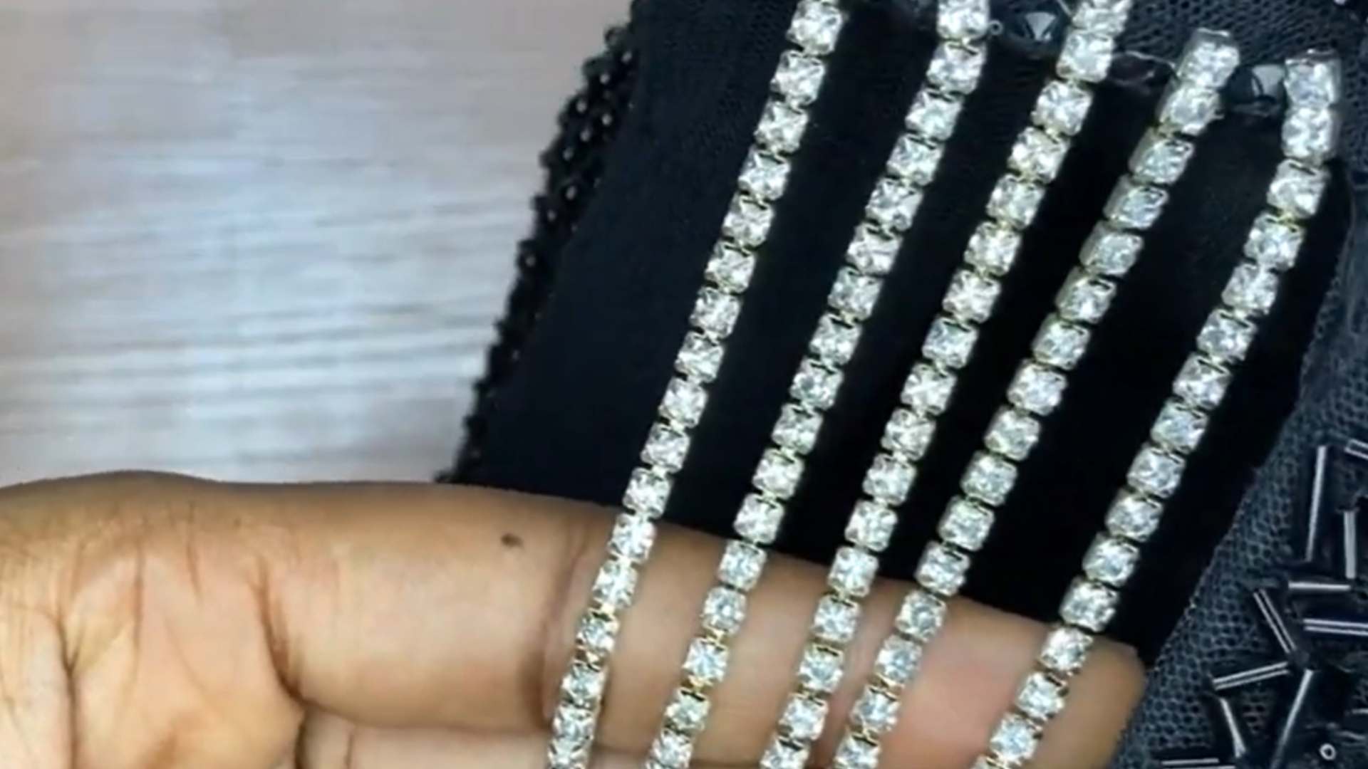 19. Embellissements à franges en chaîne