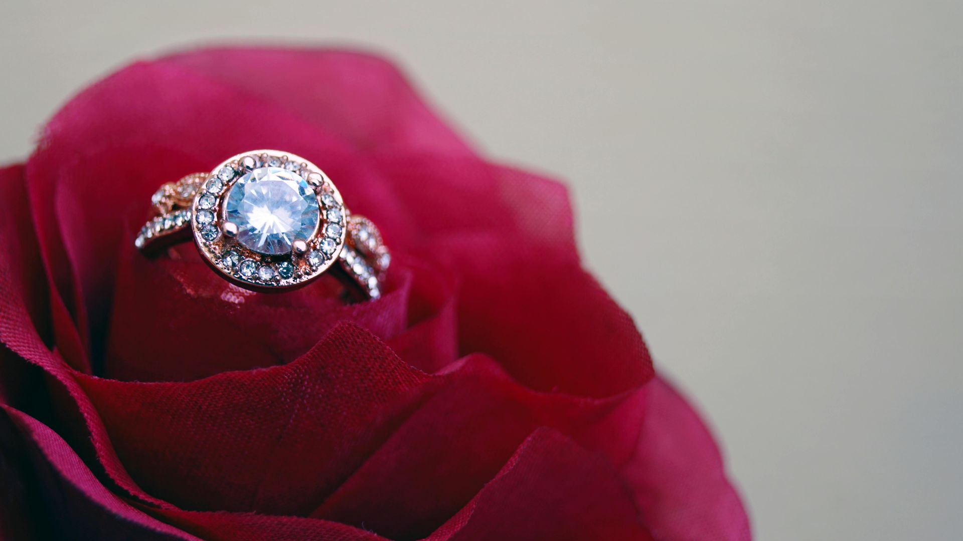 20 pierres uniques pour remplacer les diamants dans votre alliance