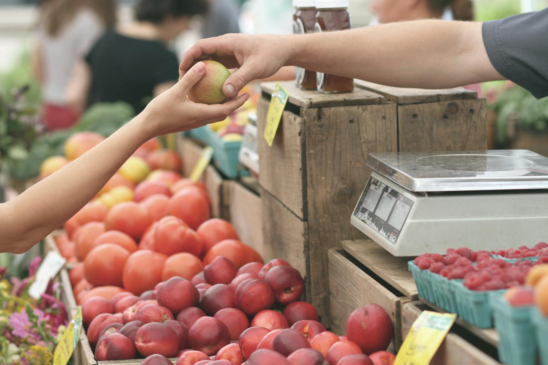 5 . Only eat fruit and vegetables in season