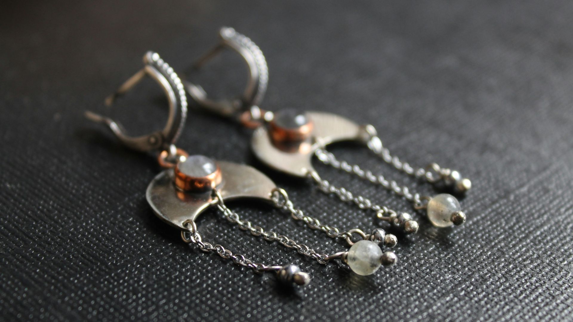 5. Boucles d'oreilles sorcière