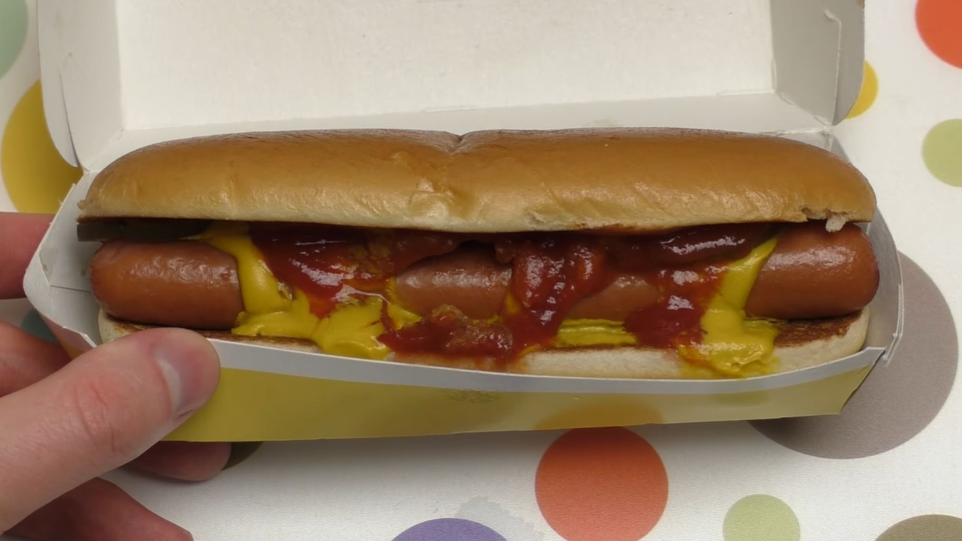 1. McDonald's vendait à l'origine des hot-dogs