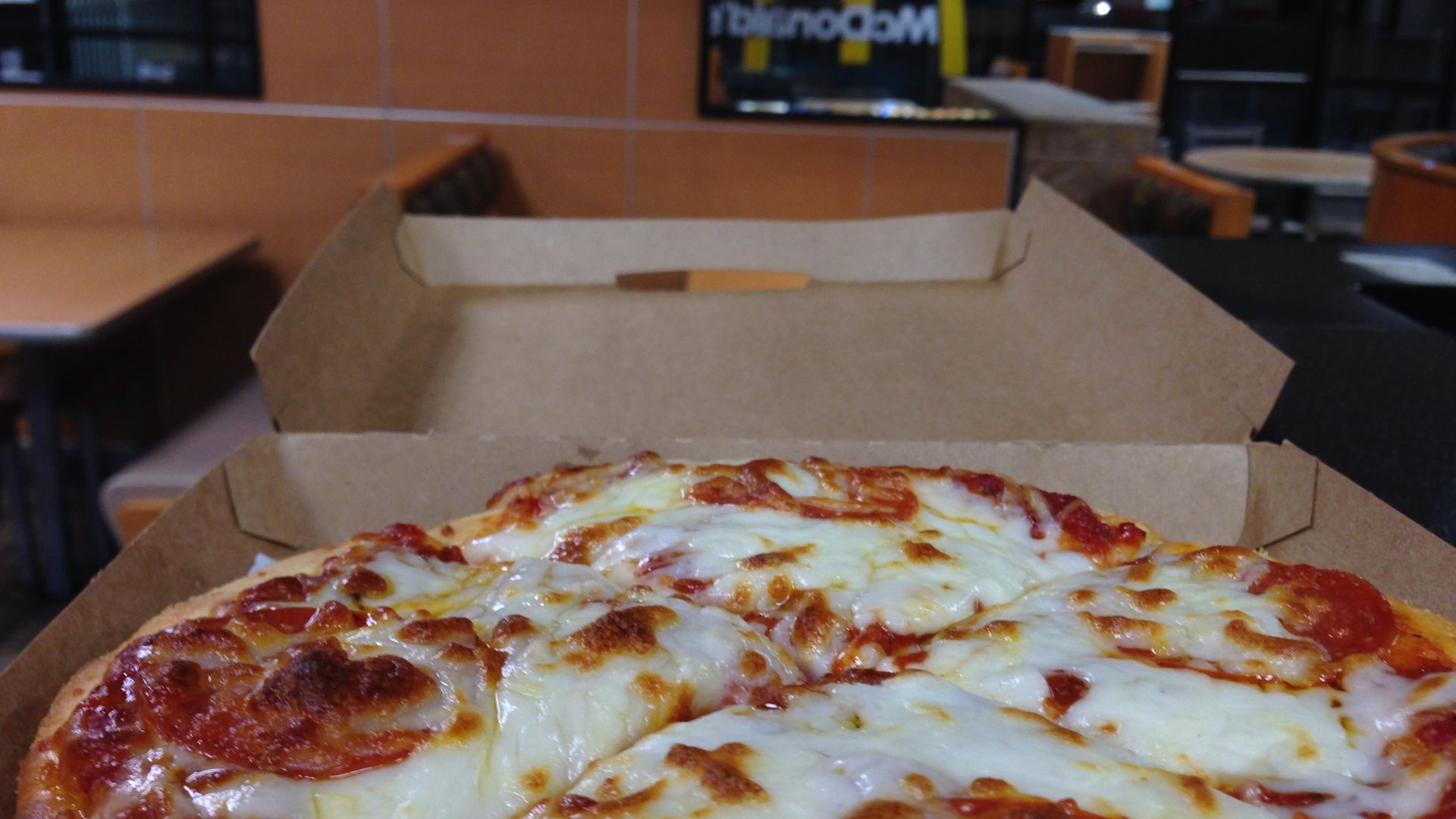 14. McDonald's vendait autrefois des pizzas