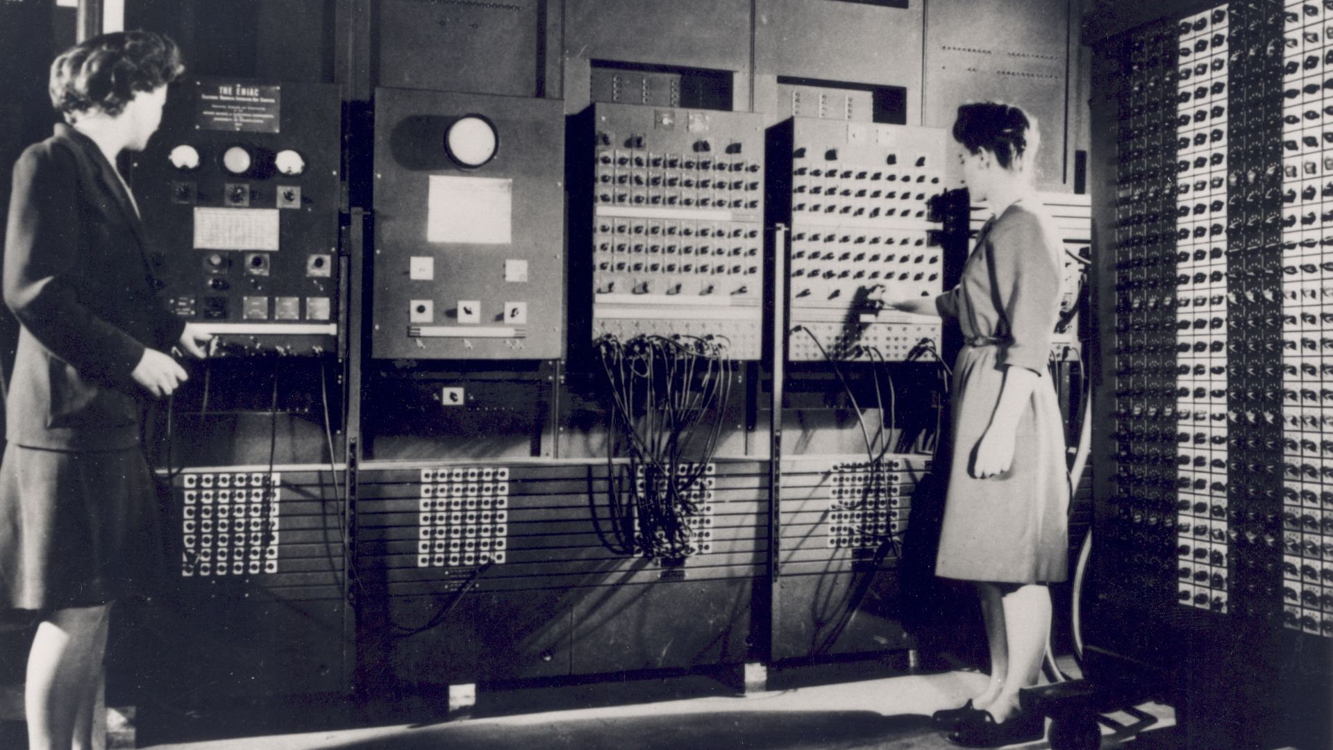 1. L'ENIAC a été achevé en 1945