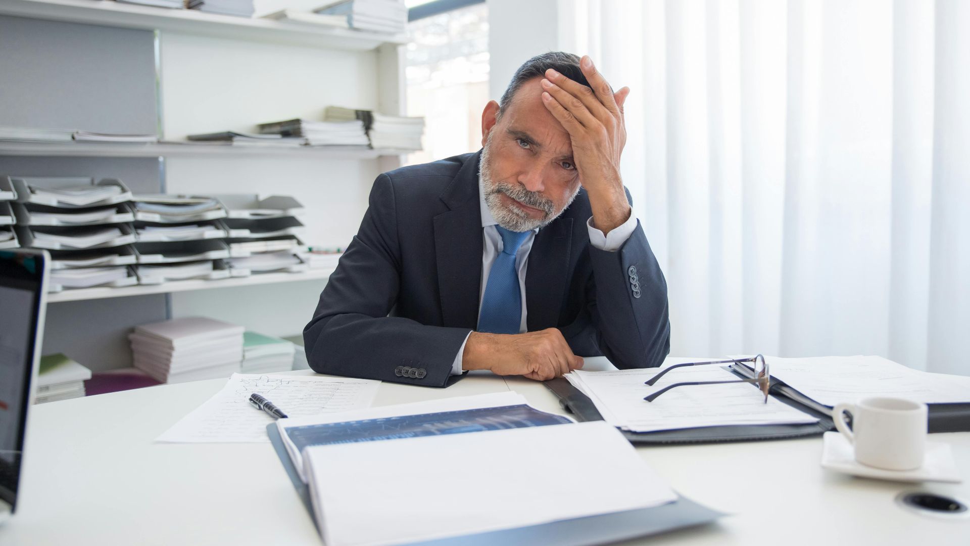 20 signes que vous êtes secrètement sur la sellette au travail