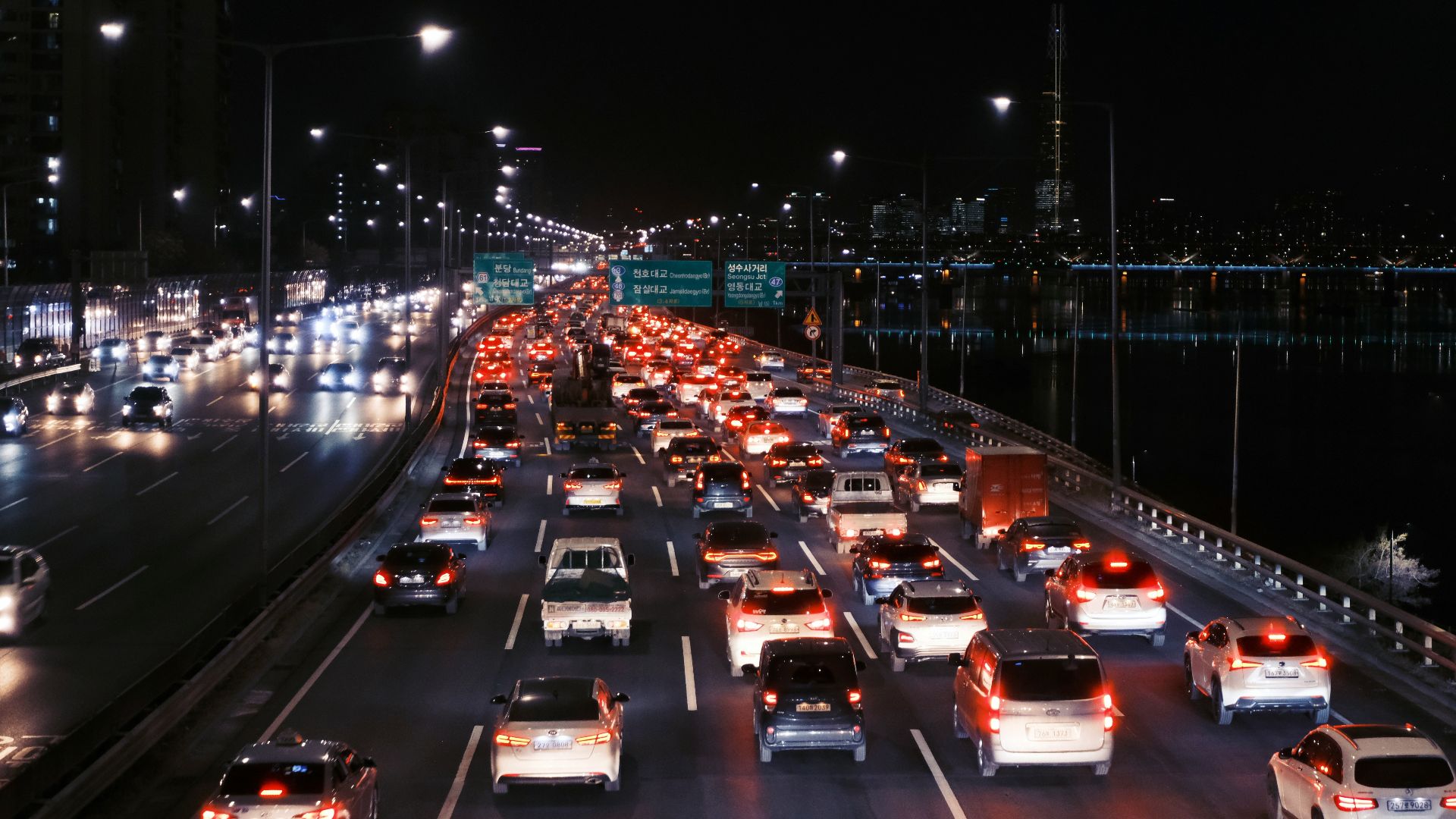 8. S'engager sur l'autoroute aux heures de pointe
