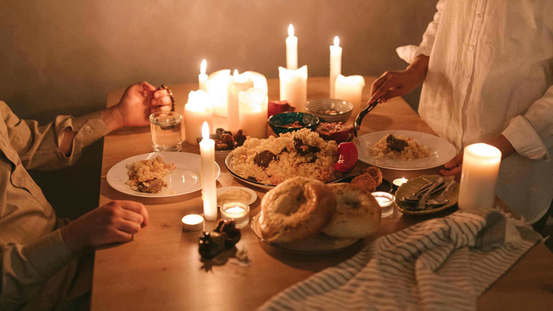 1. Allumer des bougies sur la table