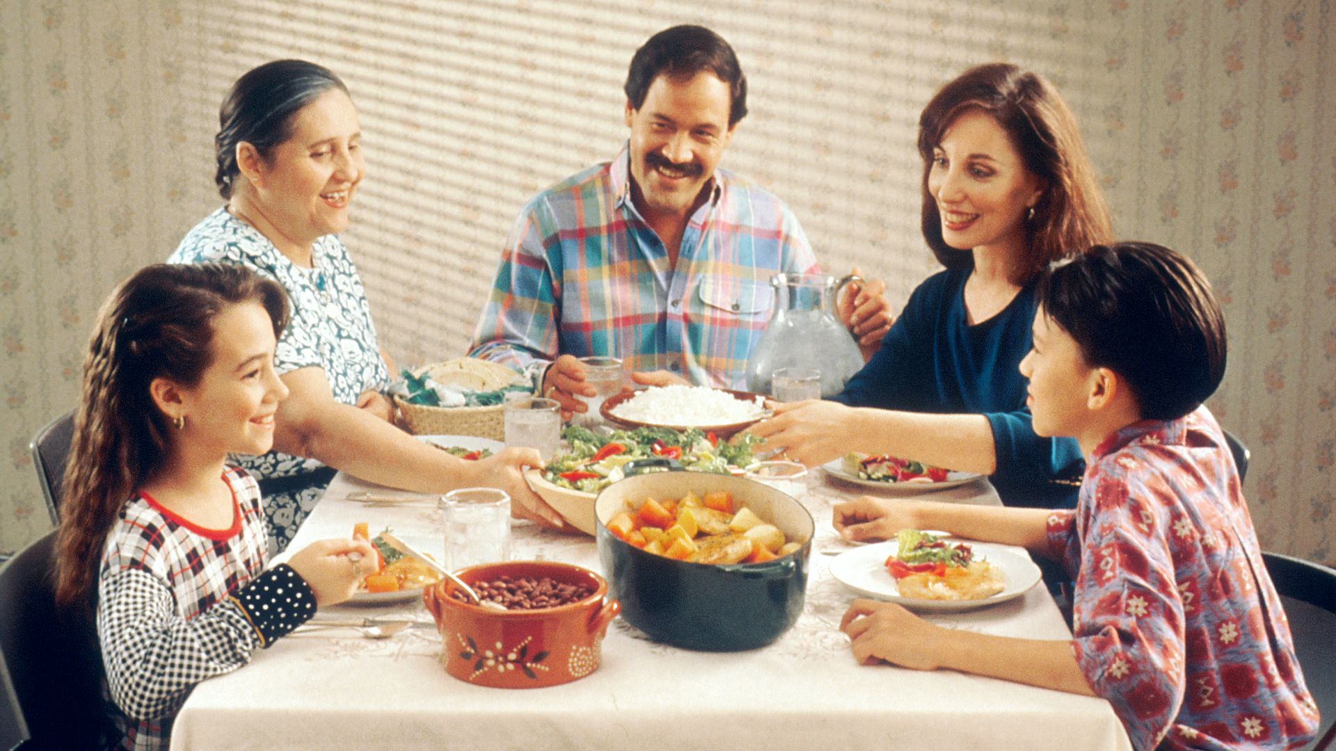 20 façons simples de rendre un dîner de famille plus spécial