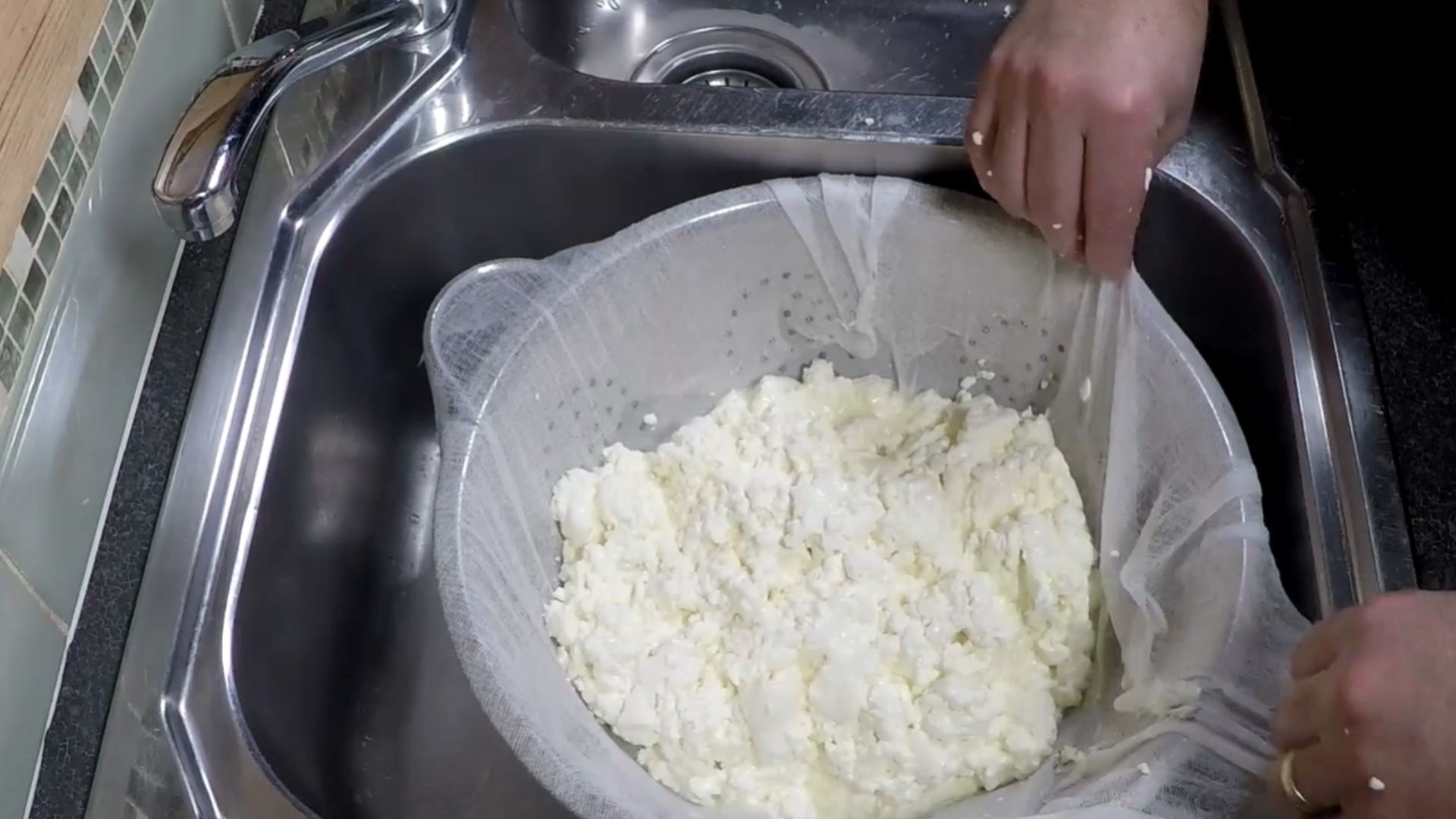 3. Fromage Cotija émietté
