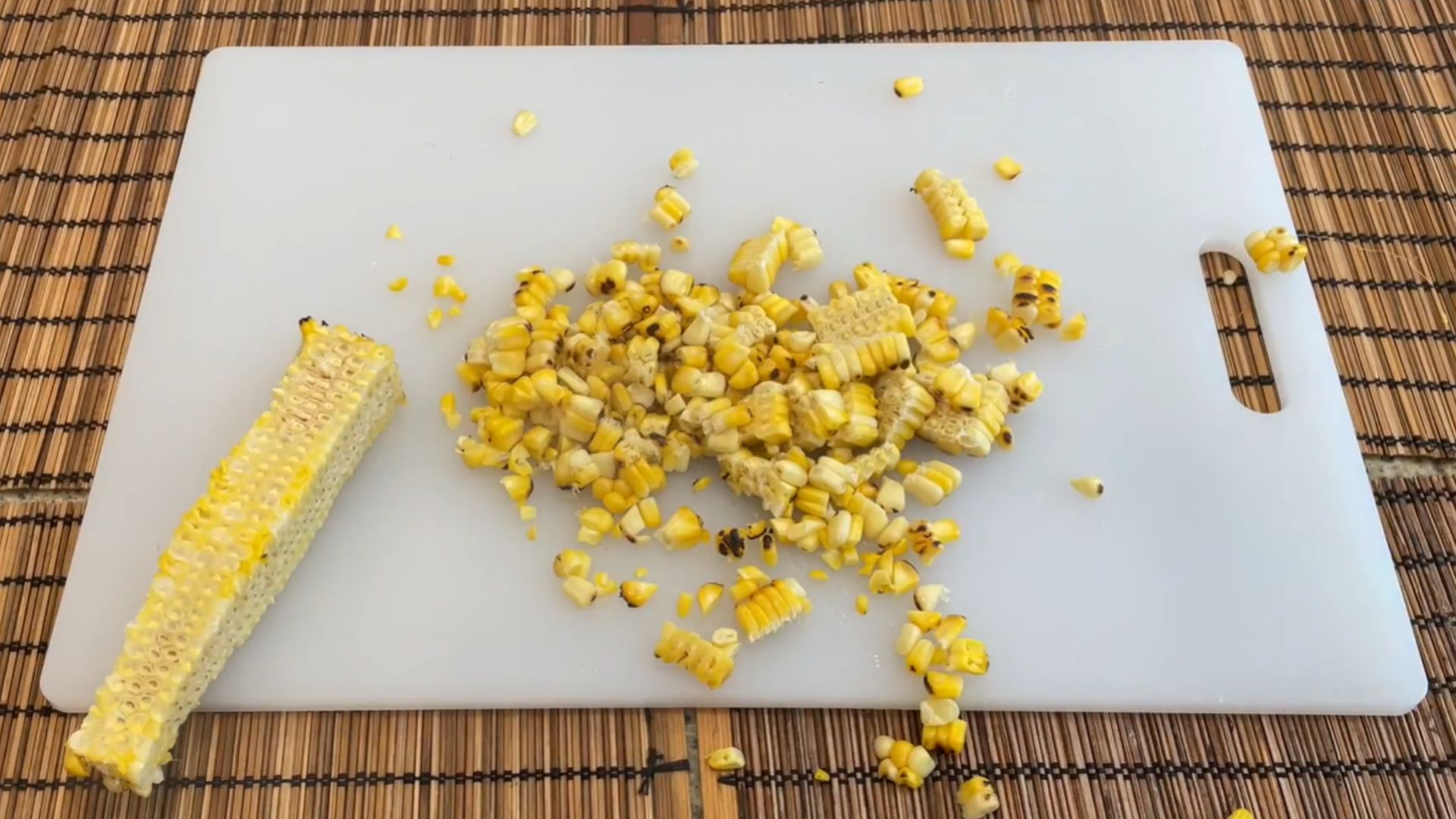 8. Grains de maïs carbonisés