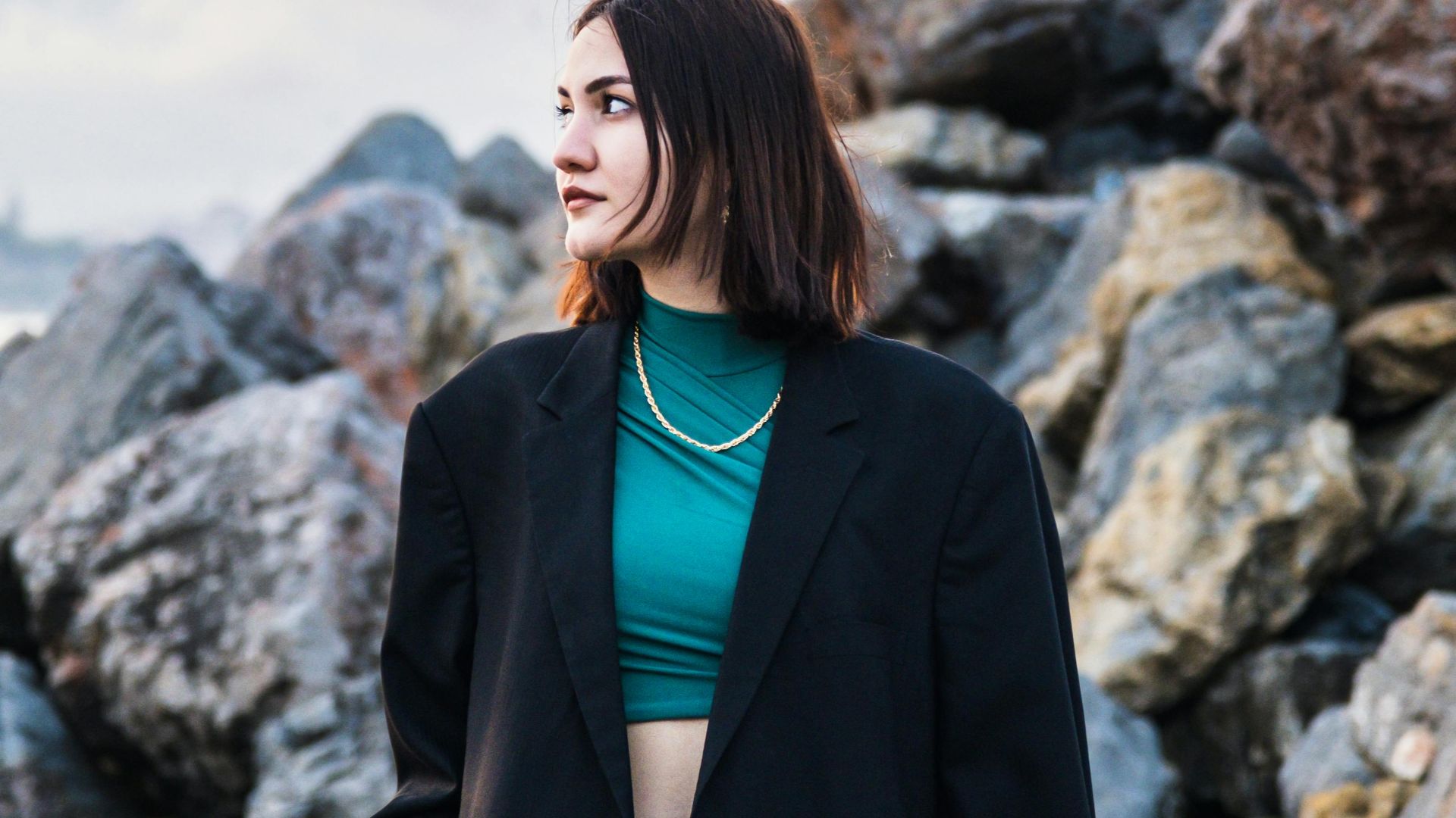 9. Vêtements d'extérieur lourds (manteaux volumineux ou vestes épaisses)