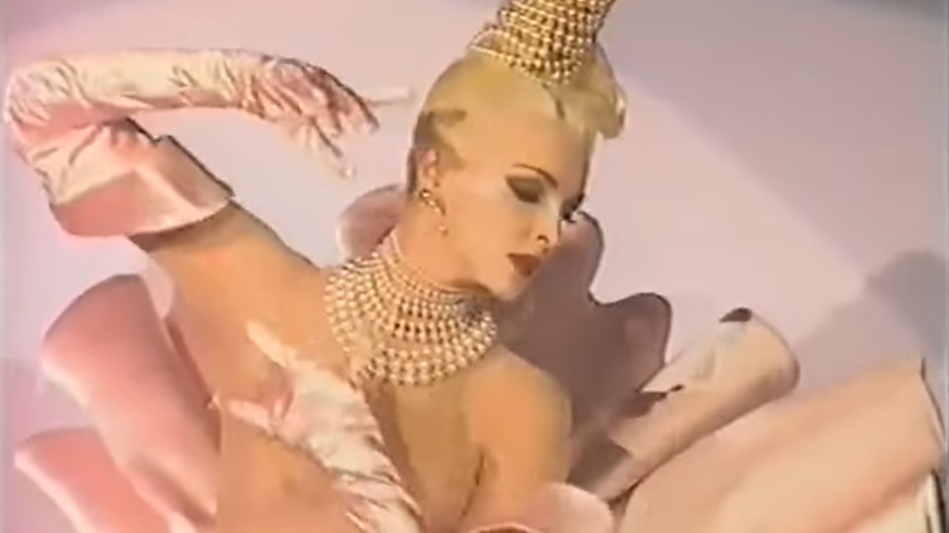 5. Robe Corset Venus Shell de Thierry Mugler (1995)