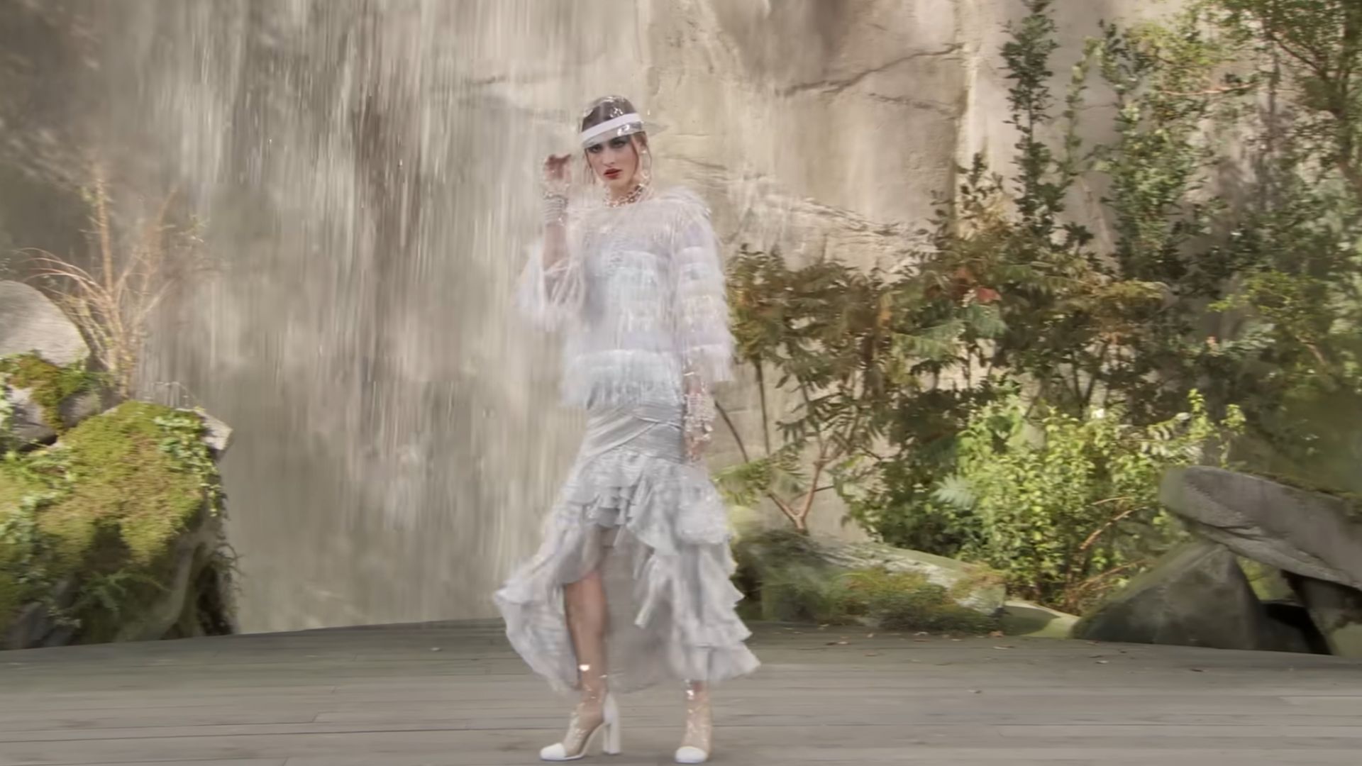 6. Robe d'eau en cascade du Grand Palais de Chanel (2018)