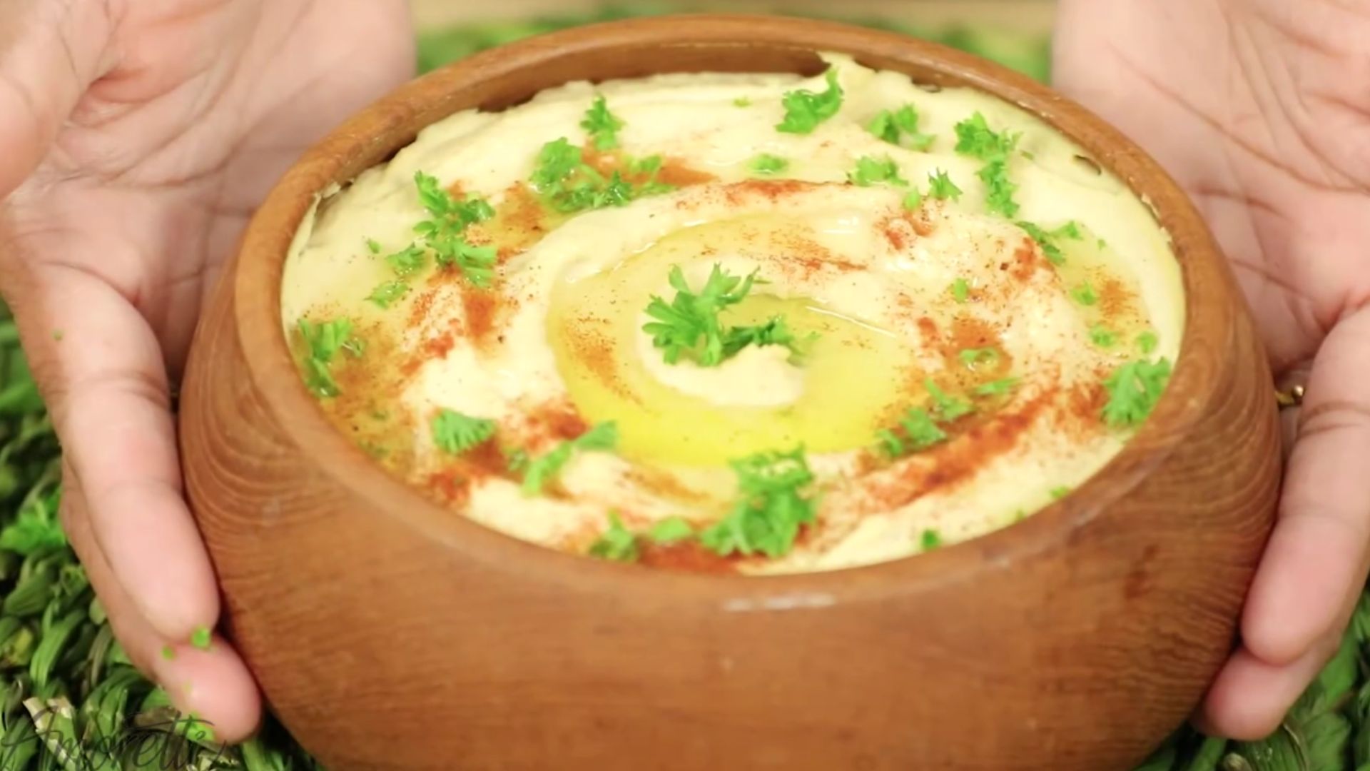 7. Ajouter de l'ail cru au houmous