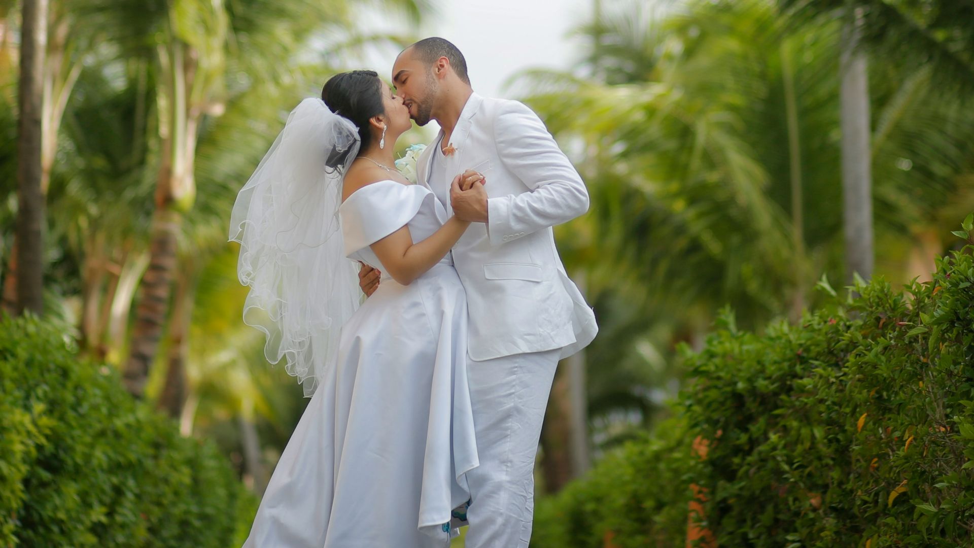 10 raisons pour lesquelles les gens détestent les mariages à destination et 10 raisons pour lesquelles les gens les adorent
