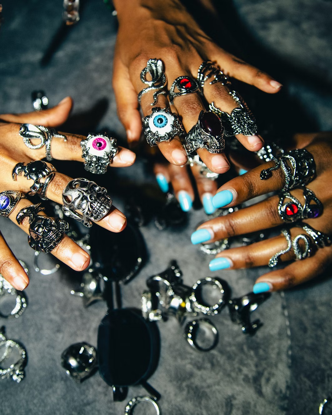 Porter plusieurs bijoux en même temps