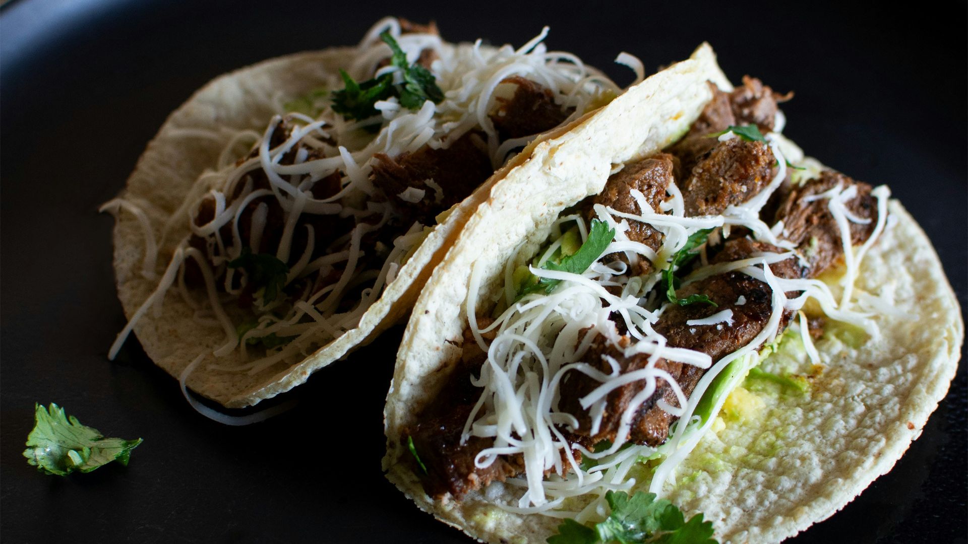 17. Tacos au steak avec salsa à l'avocat
