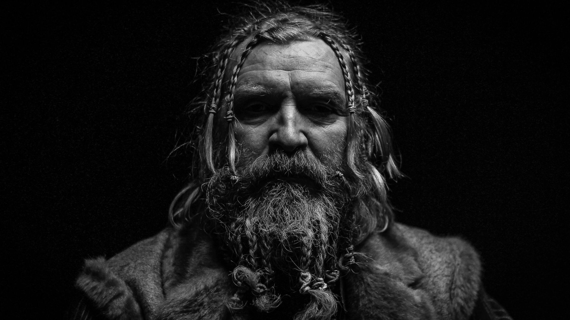 2. 800s - Tresses Viking