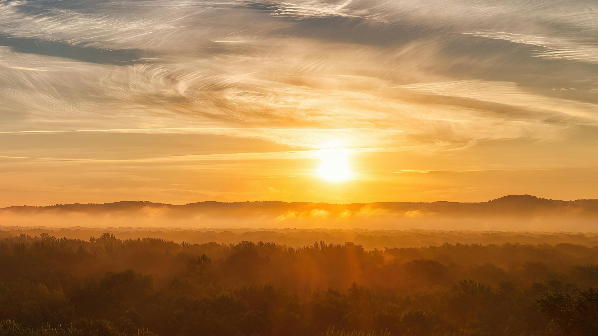 7. Couchers de soleil précoces et lumière dorée