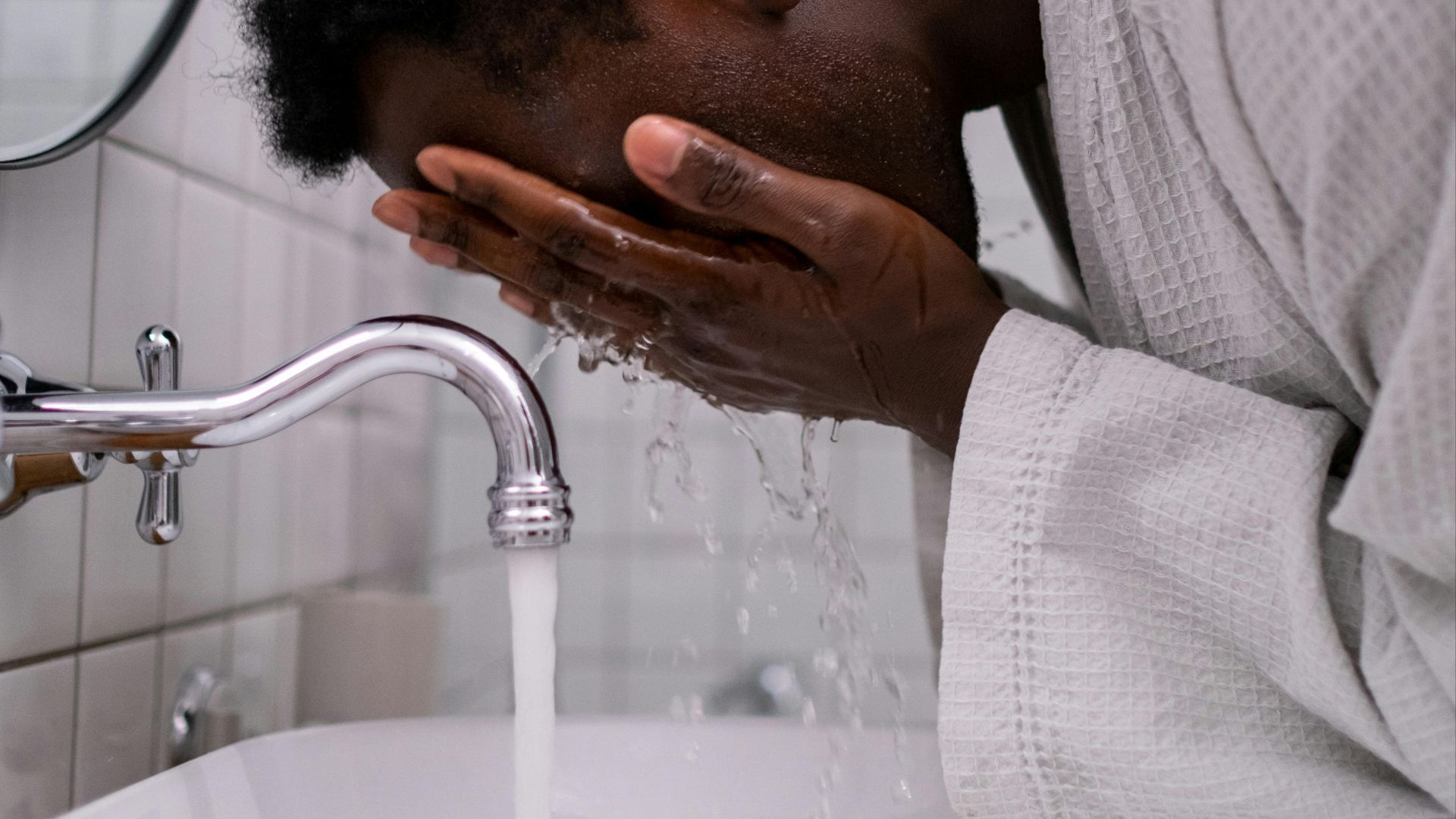 18. Se rafraîchir avec un jet d'eau