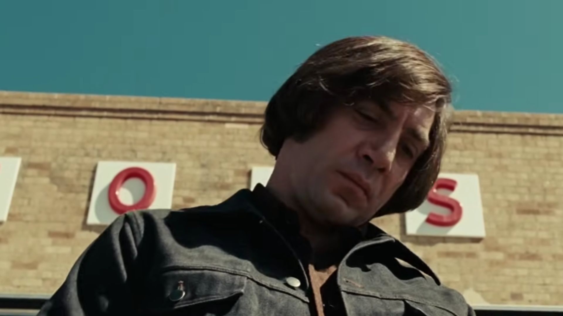 2. La veste en jean d'Anton Chigurh (No Country For Old Men)
