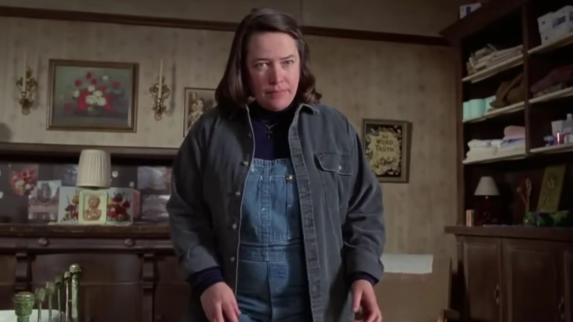 6. La jupe et le cardigan mal fagotés d'Annie Wilkes (Misery)