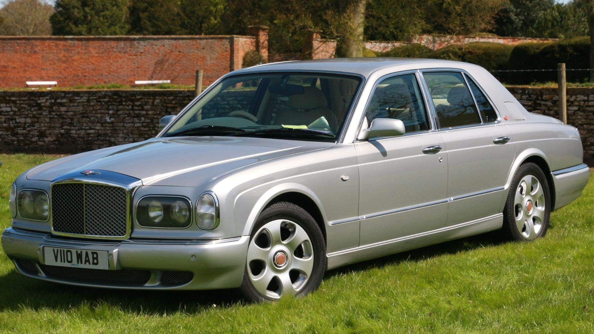 10. 2000 Bentley Arnage Red Label