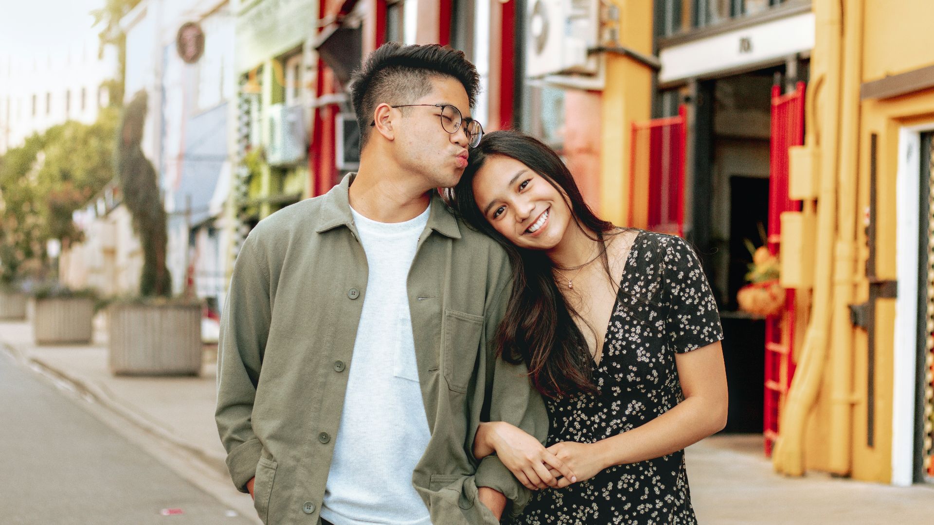 20 choses que les couples mariés peuvent apprendre des couples qui sortent ensemble