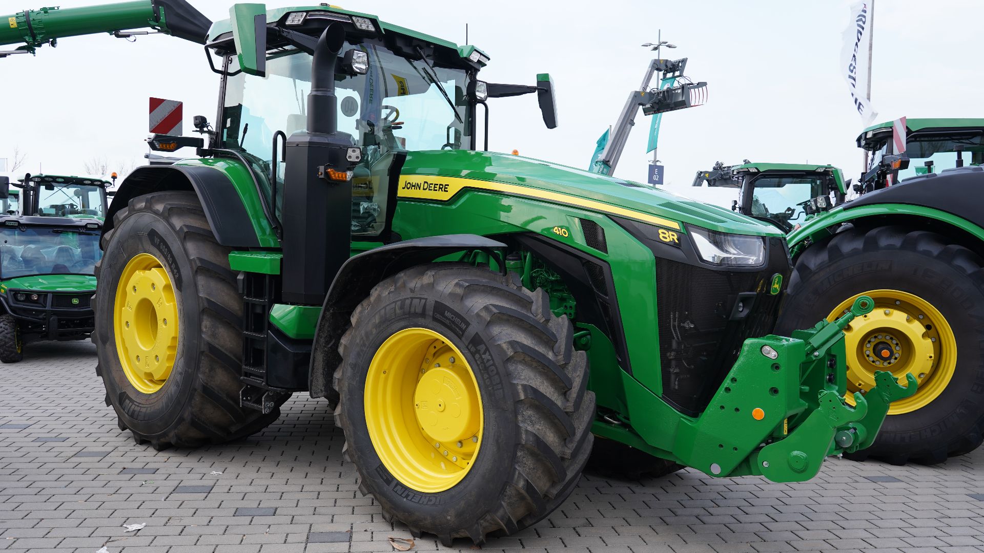 1. Tracteur John Deere 8R 410
