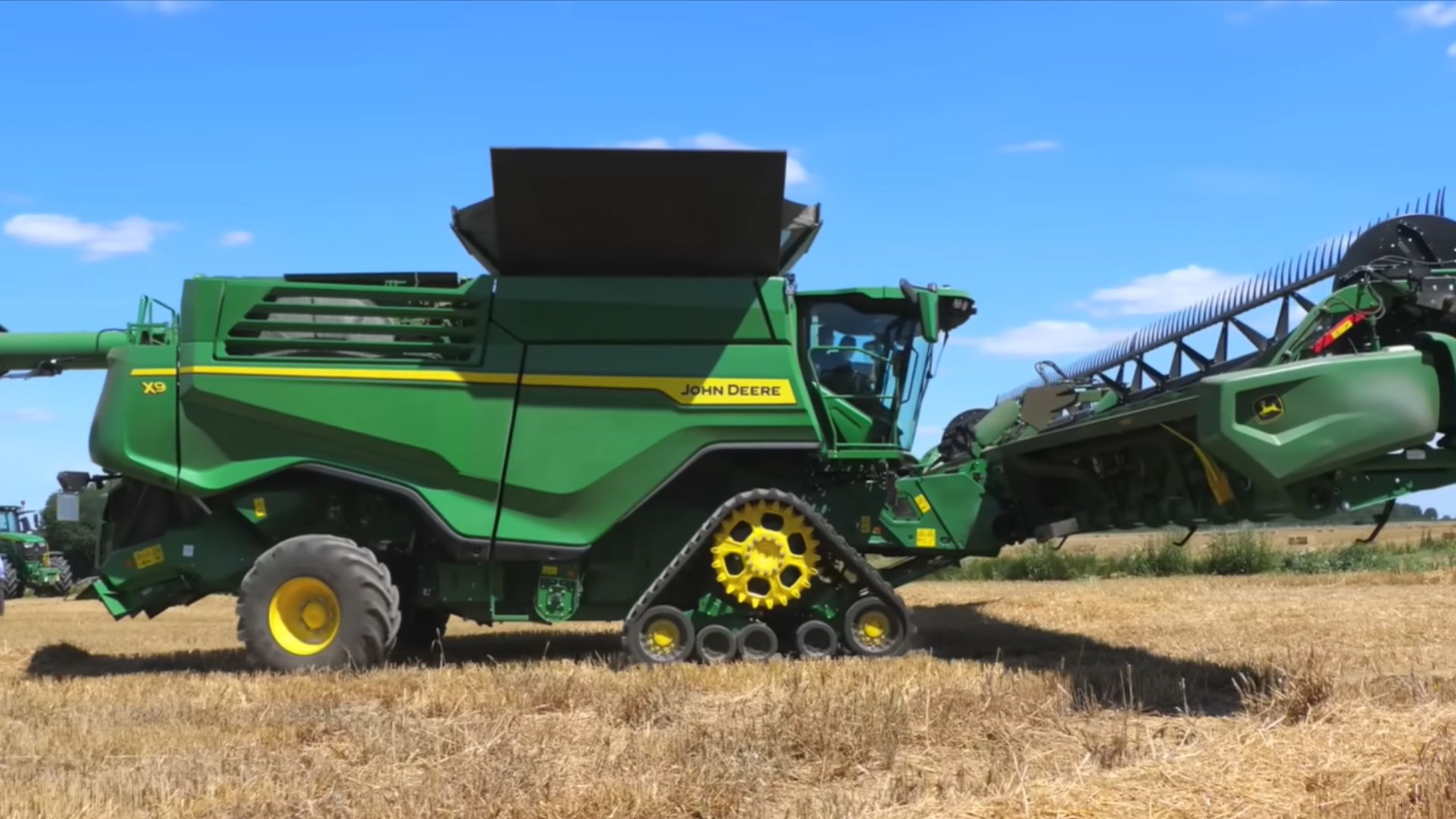 5. Moissonneuse-batteuse John Deere X9 1100