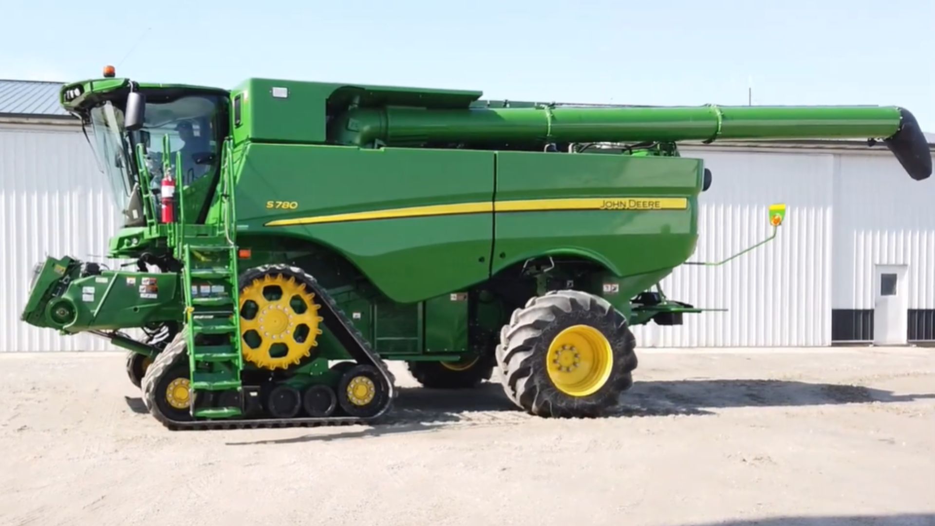 6. Moissonneuse-batteuse John Deere S780