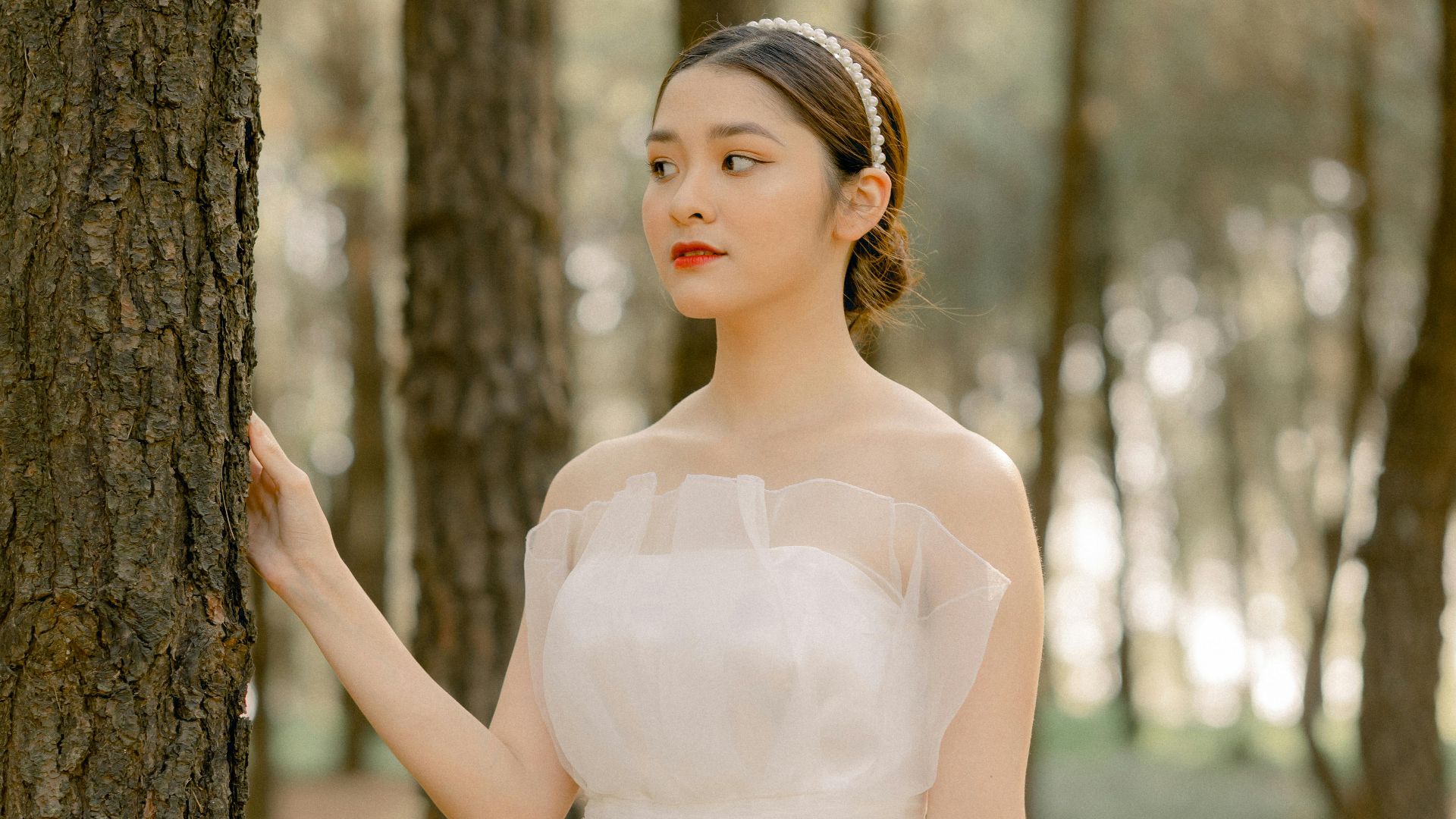 2. Bandeau incrusté de perles