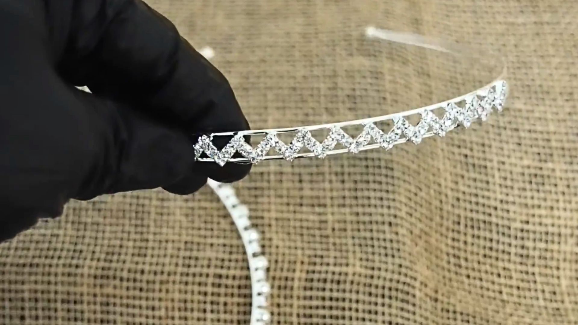 12. Bandeau en cristal pour le front