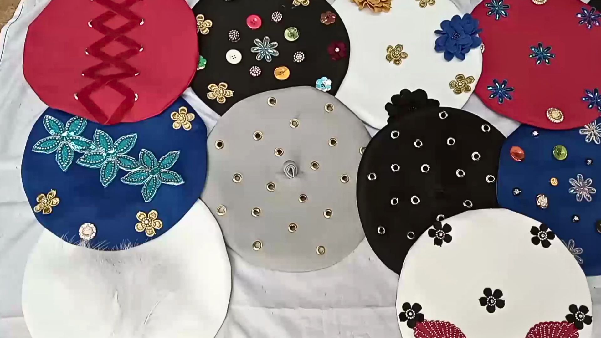 18. Béret de mariée avec épingles en cristal