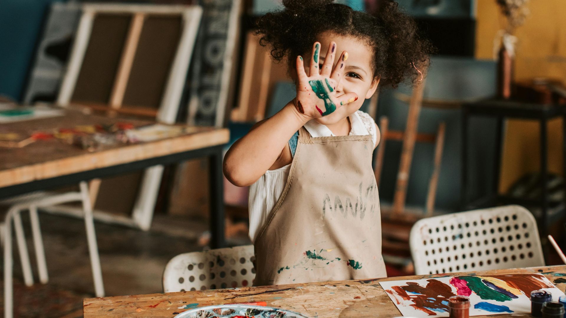 11. Projets d'art en désordre et paillettes partout