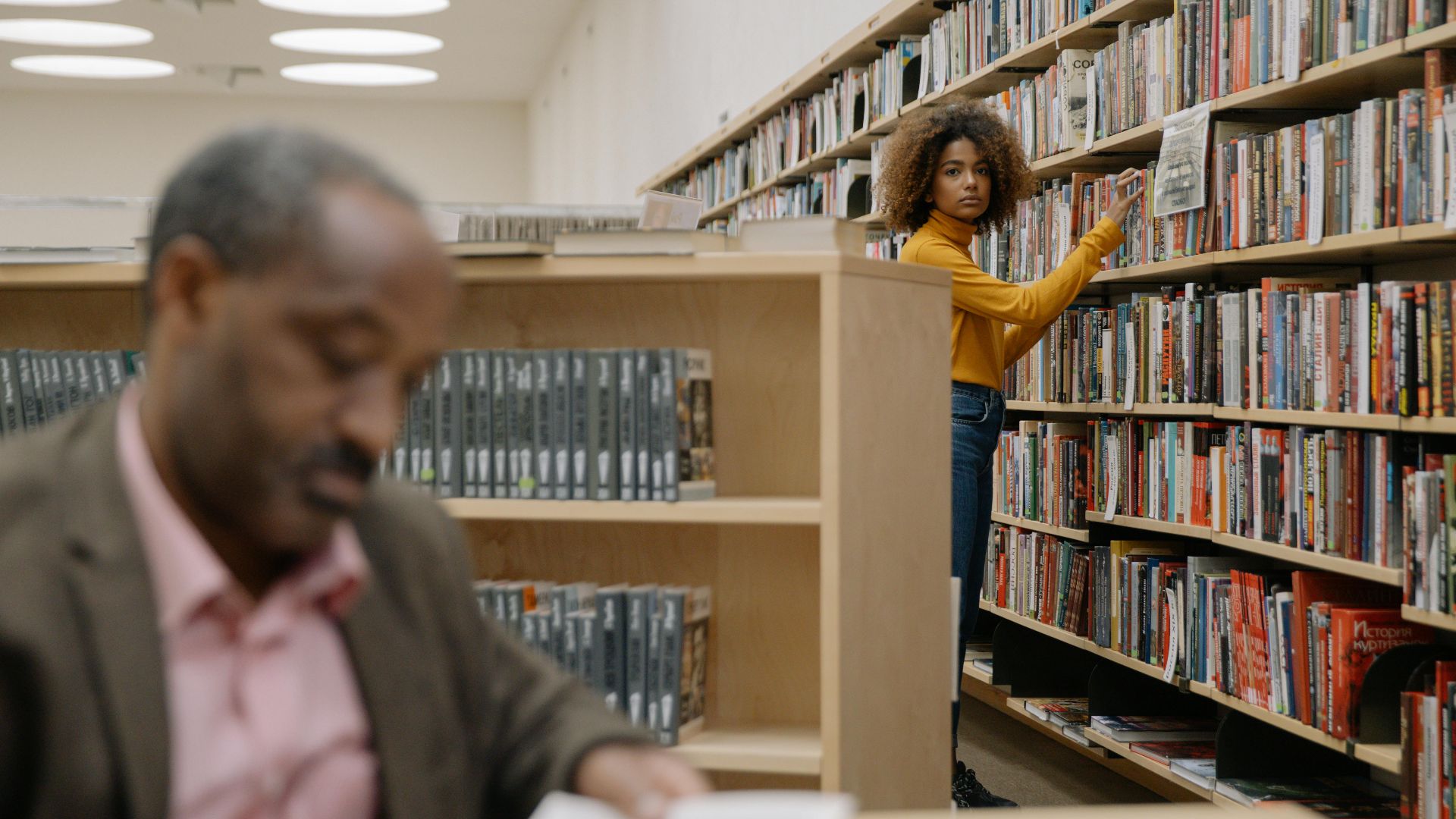 2. Services de bibliothèque et d'archives