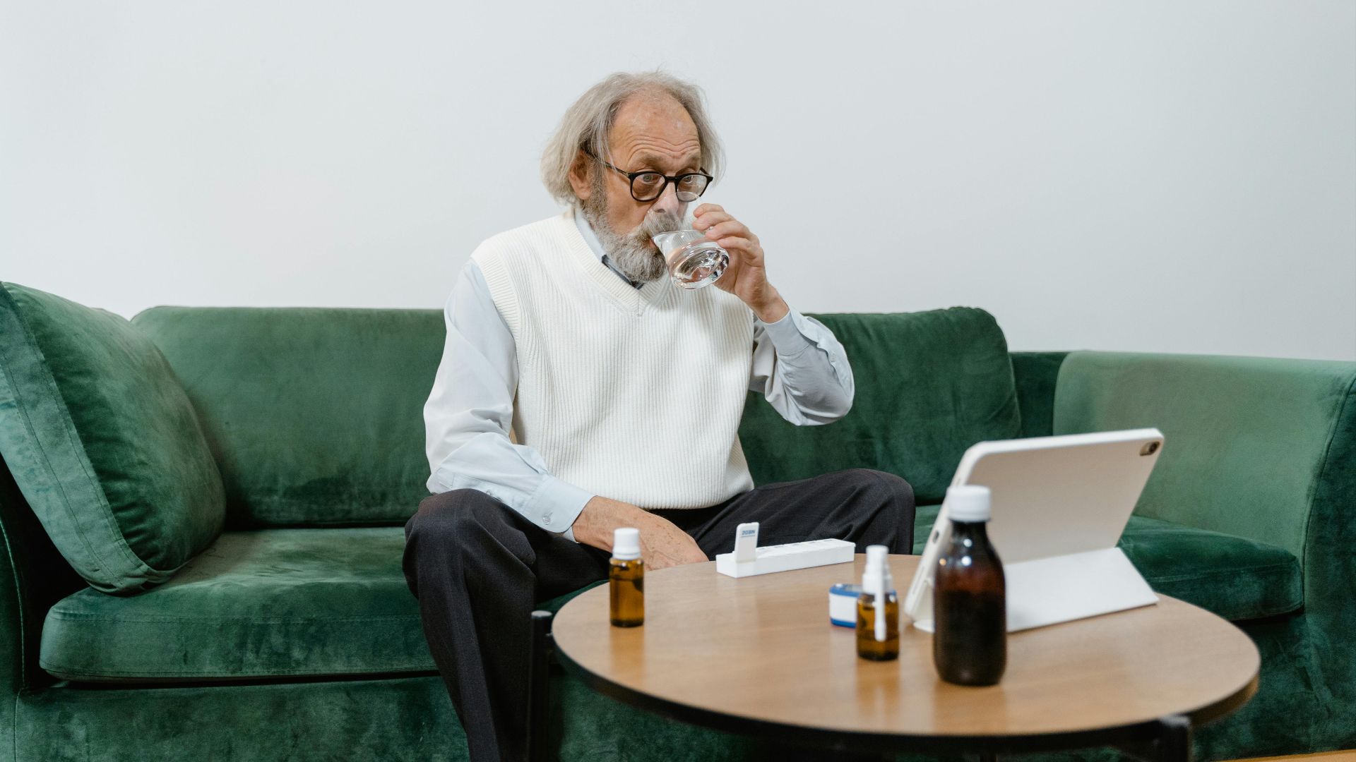 15. Examiner régulièrement les interactions entre les médicaments et les suppléments