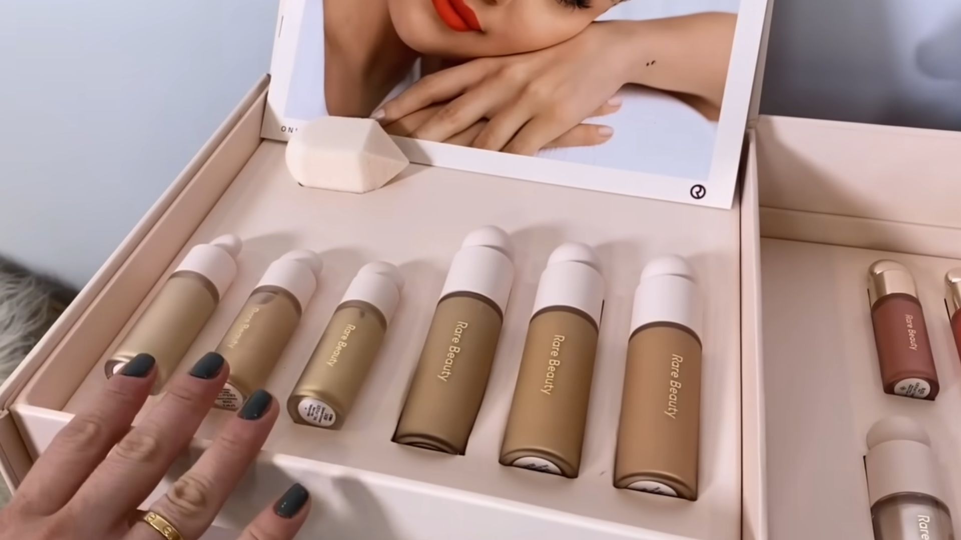 2. Beauté rare - Selena Gomez