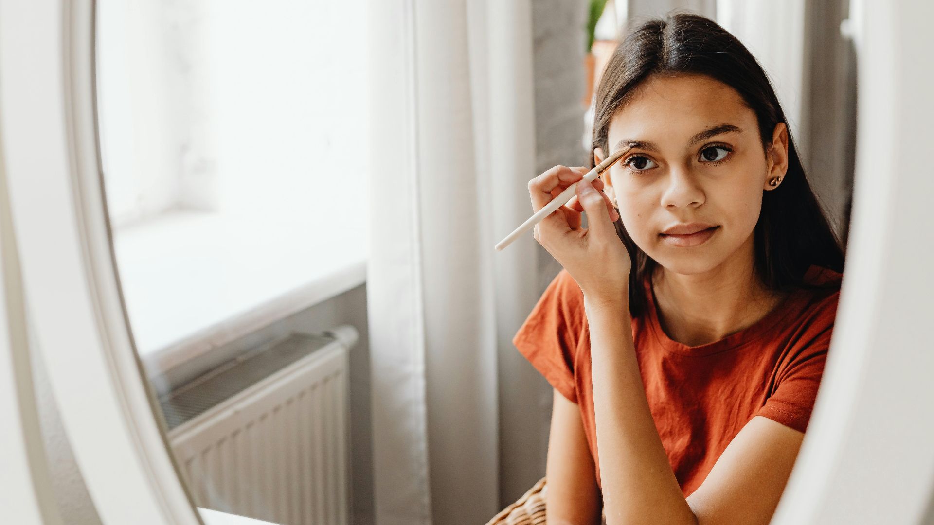 3. Des sourcils Instagram trop dessinés