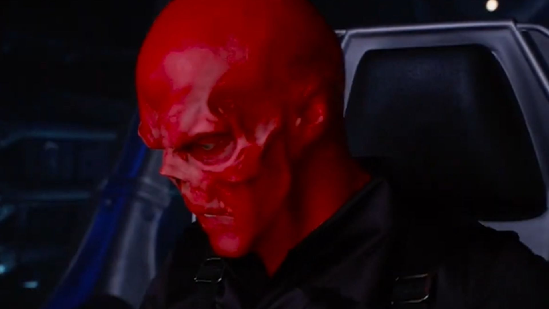 16. Hugo Weaving dans le rôle de Crâne Rouge dans Captain America : Le Premier Vengeur