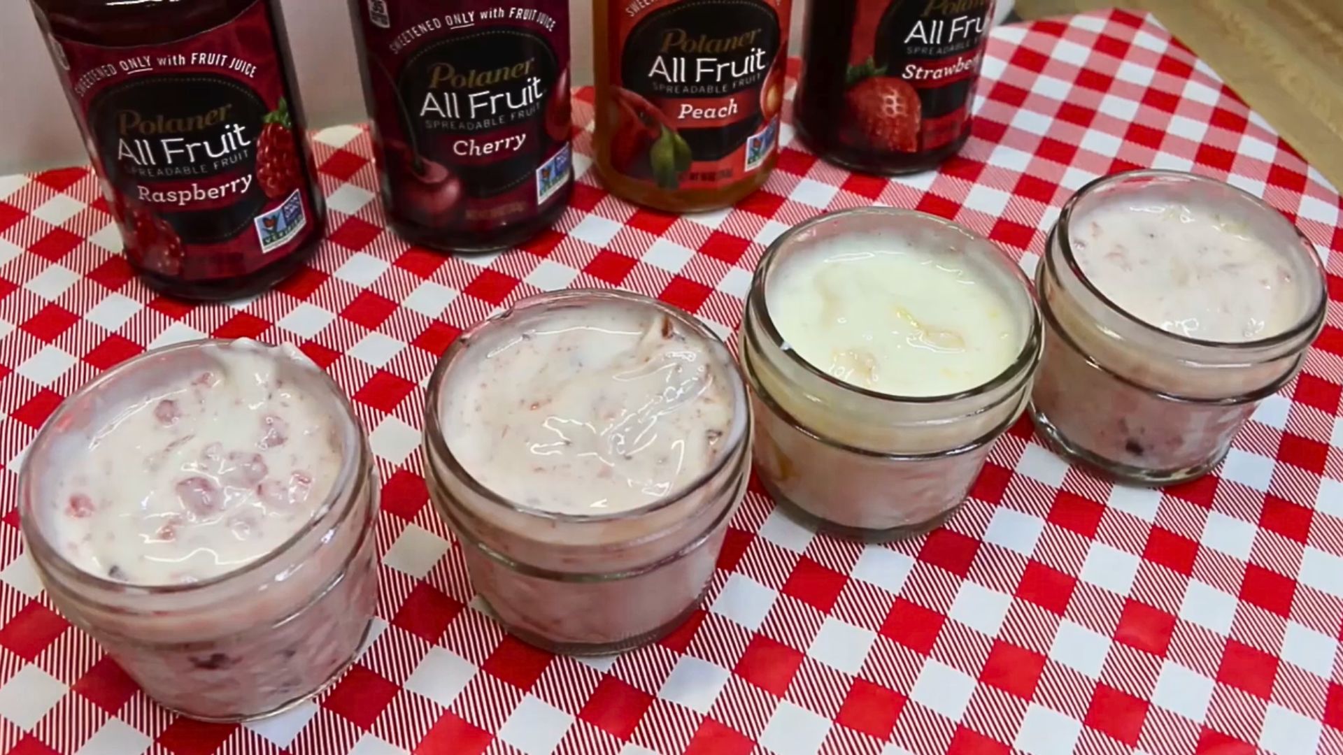 2. Coupes de yaourt aromatisées